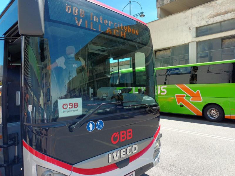 ÖBB intercity bus Iveco (Photo: Jan Gruber).