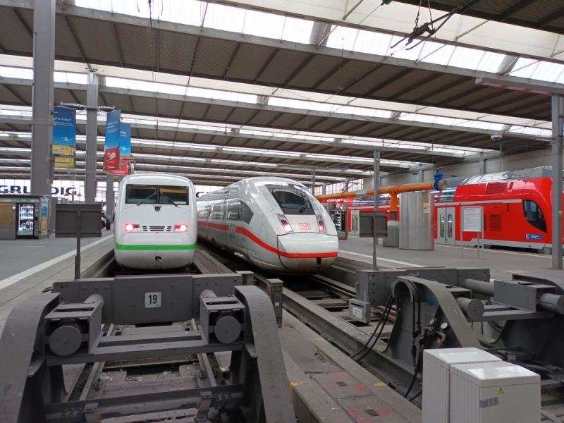 DB trains in Munich Hbf (Photo: Jan Gruber).