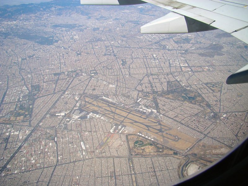 Flughafen Mexiko-City (Foto: Norman L. Cullen).