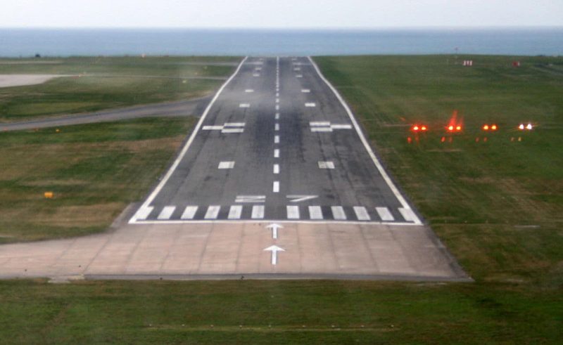 Jersey runway (Photo: Tswgb).