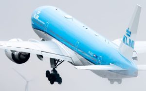 1_KLM-777