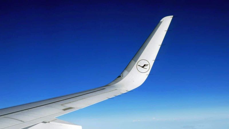 Lufthansa winglet (Photo: Mark König/Unsplash).