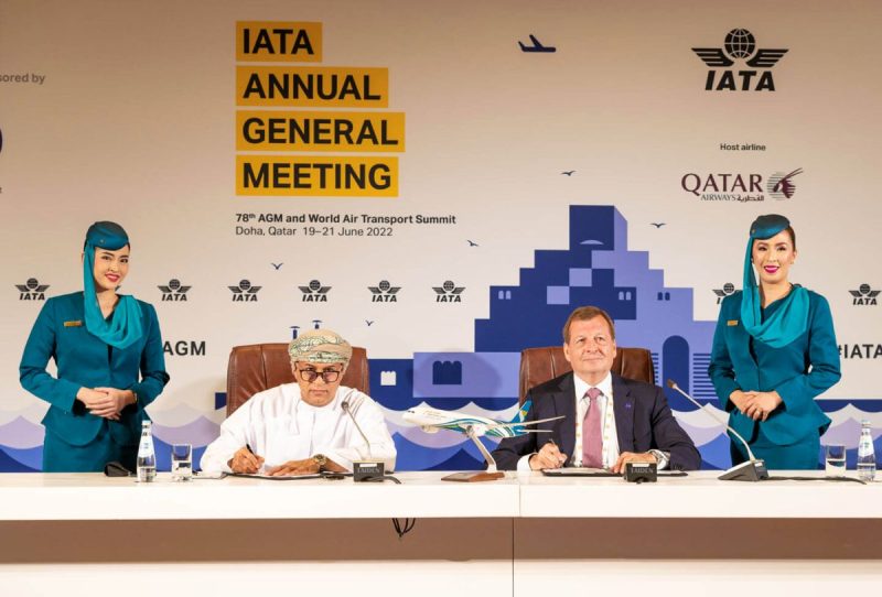Contract signing in Doha (Photo: Oneworld).