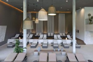 Relax lounge at Therme Wien (Photo: Therme Wien).