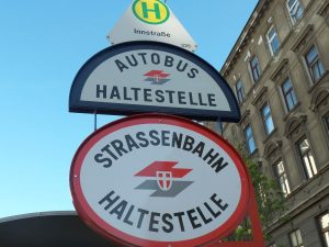 Haltestelle der Wiener Linien (Foto: Robert Spohr).