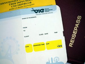 Vaccination certificate, passport and boarding pass (Photo: Robert Spohr).