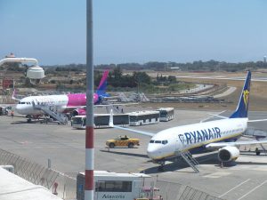 Wizz Air und Ryanair am Flughafen Luqa (Foto: Jan Gruber).