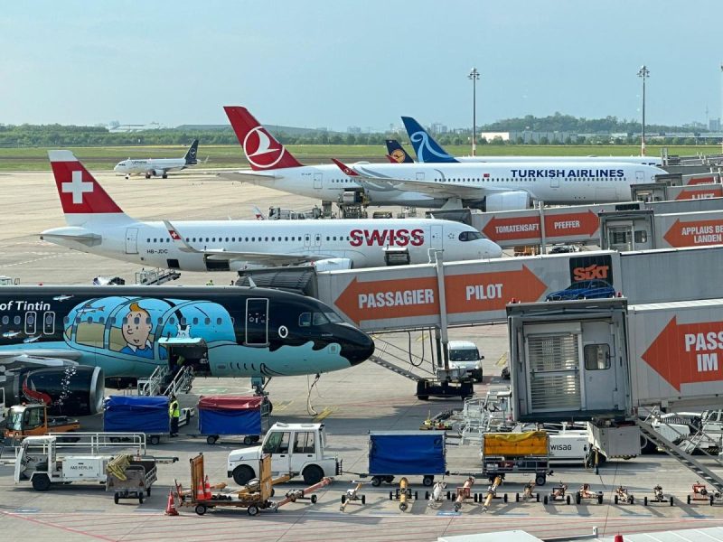 Flugzeuge am Flughafen Berlin-Brandenburg (Fotos: Steffen Lorenz).