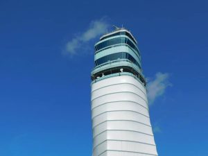 Tower am Flughafen Wien (Foto: René Steuer).