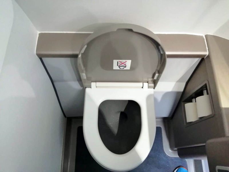 Toilette im A220 (Foto: Jan Gruber).