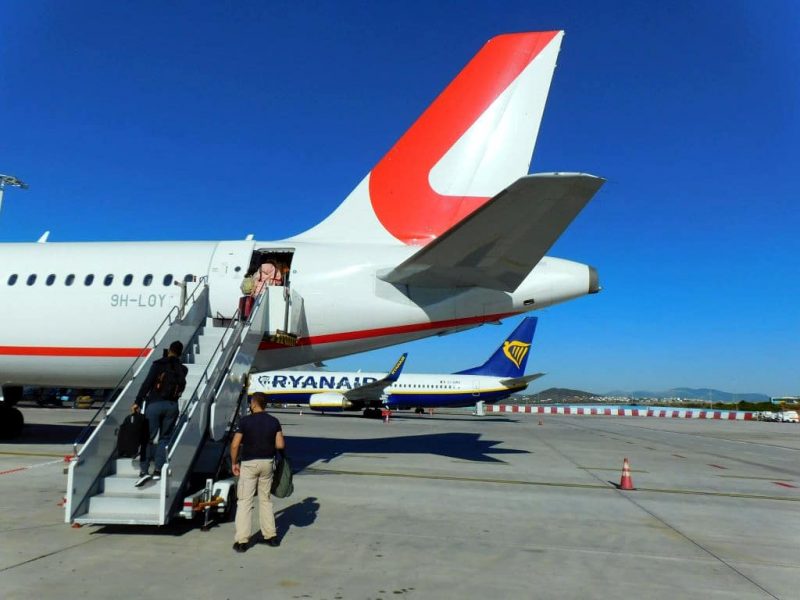 Airbus A320 from Lauda Europe and Boeing 737-800 from Ryanair (Photo: Jan Gruber).