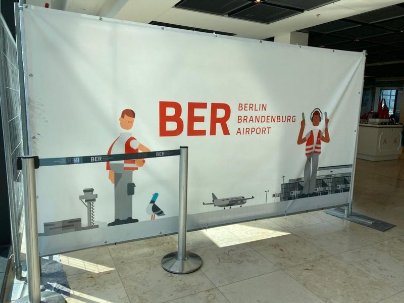Banner at Berlin-Brandenburg Airport (Photo: Steffen Lorenz).