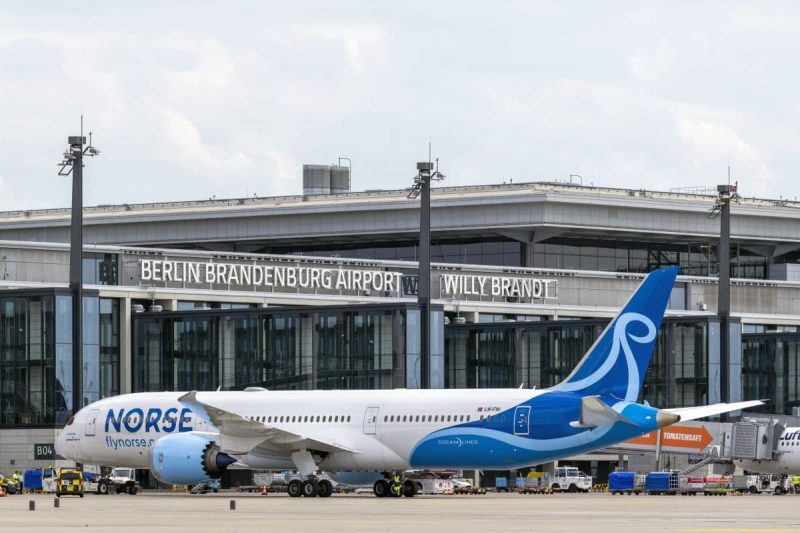 Boeing 787-9 (Photo: Günter Wicker / Flughafen Berlin Brandenburg GmbH).