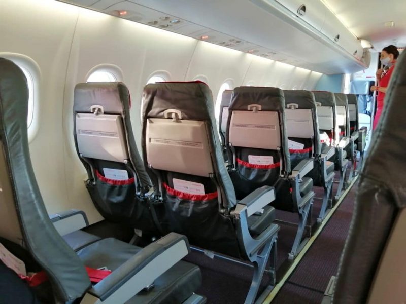 Cabin of a DHC Dash 8-400 from Austrian Airlines (Photo: Jan Gruber).
