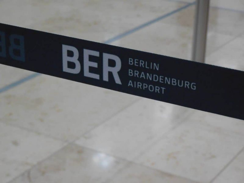 Barrier tape at Berlin-Brandenburg Airport in Terminal 1 (Photo: Granit Pireci).