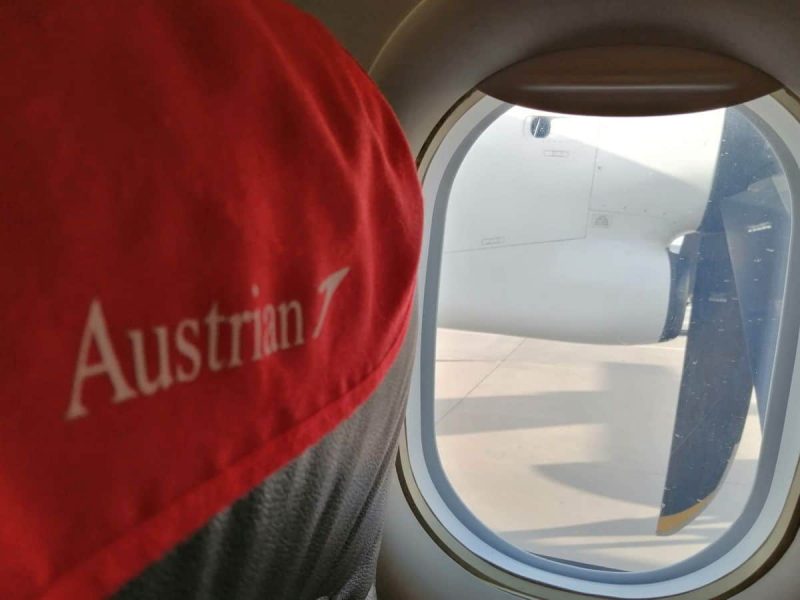 View from the window of a DHC Dash 8-400 (Photo: Robert Spohr).