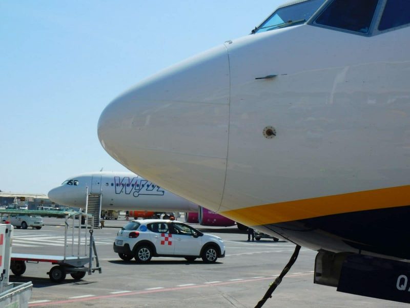 Wizz Air and Ryanair in Catania (Photo: Robert Spohr).