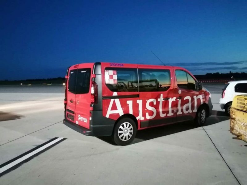 Austrian Airlines crew bus (Photo: Jan Gruber).