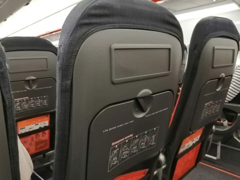 Seats on board an Easyjet A320neo (Photo: Robert Spohr).