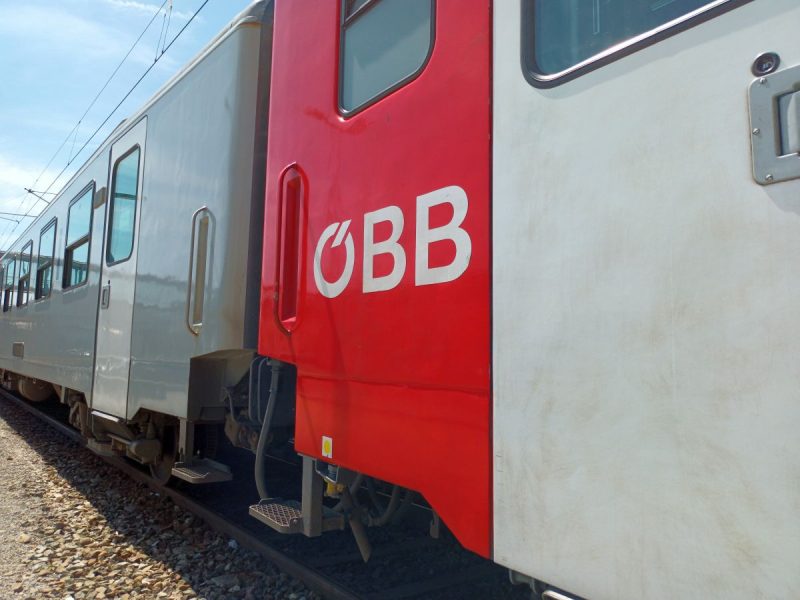ÖBB logo on a wagon (Photo: Robert Spohr).