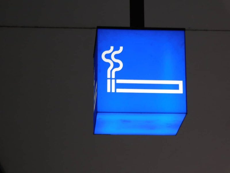 Marking of a smoking area (Photo: Jan Gruber).