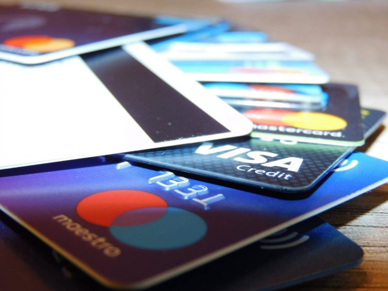Debit- und Kreditkarten (Foto: Jan Gruber).