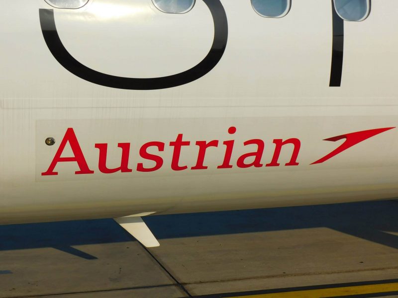 Austrian Airlines logo on a DHC Dash 8-400 (Photo: Jan Gruber).