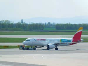 Iberia am Flughafen Wien (Foto: Jan Gruber).