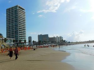 Beach in Tel Aviv (Photo: Jan Gruber).