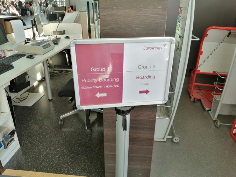 Boarding sign from Eurowings (Photo: Jan Gruber).