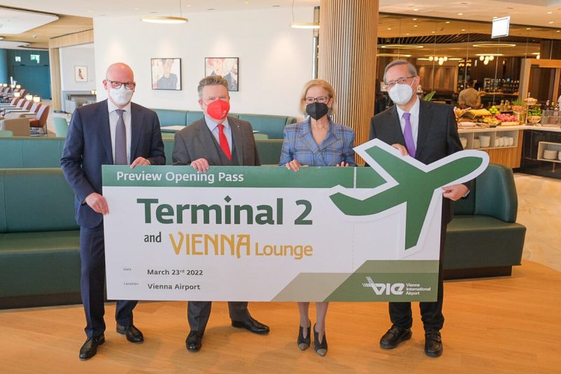 Wiedereröffnung des T2 durch Politik und Flughafen-Vorstand (Foto: Flughafen Wien AG).