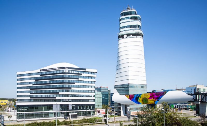 Der neue Office Park 4 prägt die Silhouette des Flughafen Wien (Foto: Flughafen Wien AG).