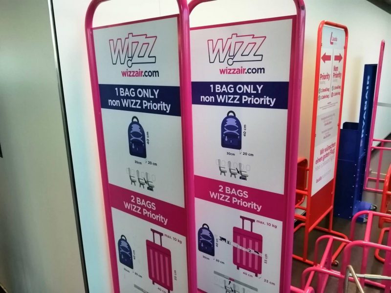 Hand luggage sizer from Wizzair (Photo: Jan Gruber).