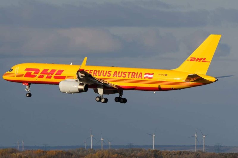 Boeing 757 with registration OE-LNZ landing at Vienna Airport (Photo: DHL Express Austria).