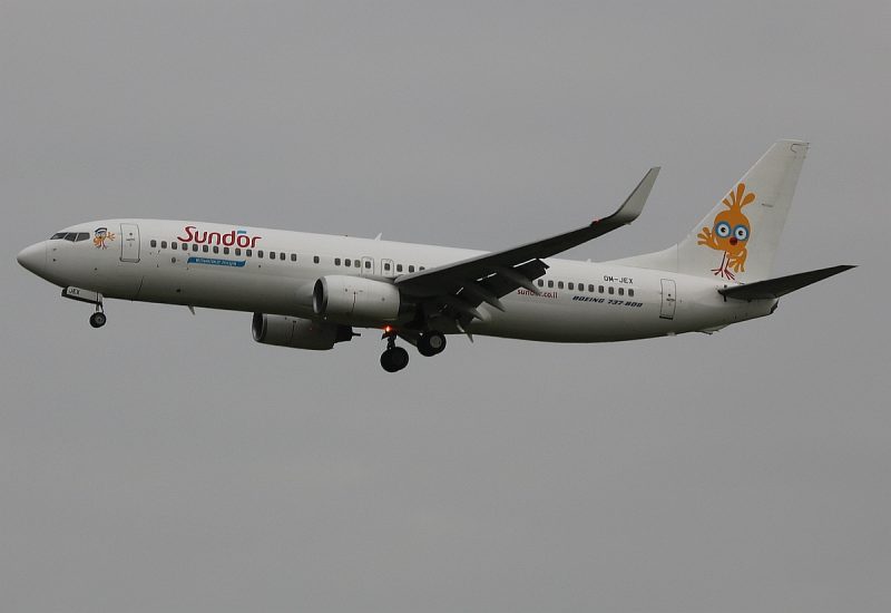 Boeing 737-800, betrieben von Air Explore für Sun d'Or (Foto: LLHZ2805).