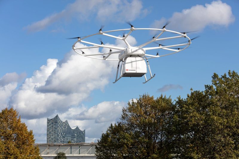 The VoloDrone with cargo box in flight. (Image: Volocopter).