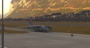 Xian Y-20 (Foto: Screenshot Webcam Flughafen Innsbruck).