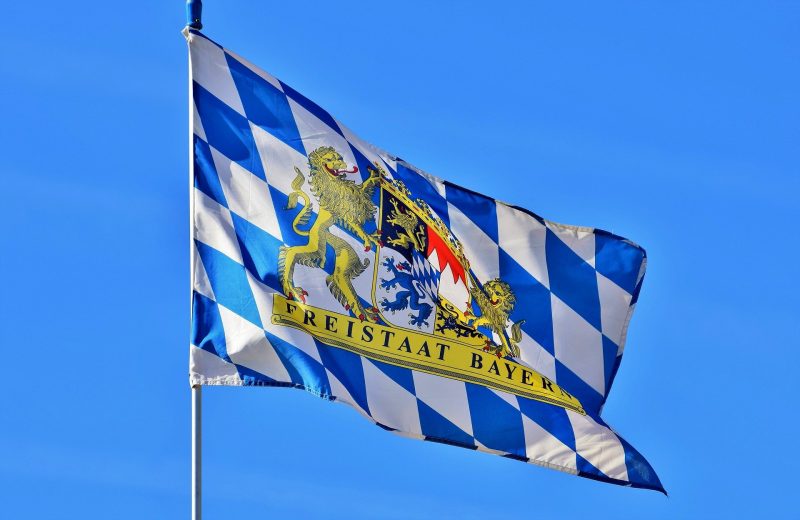 Flagge des Freistaats Bayern (Foto: Pixabay).
