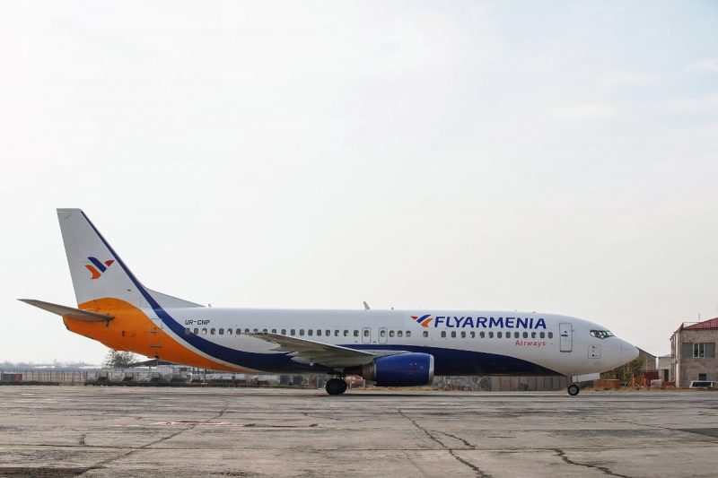 Boeing 737-400 (Photo: FlyArmenia).