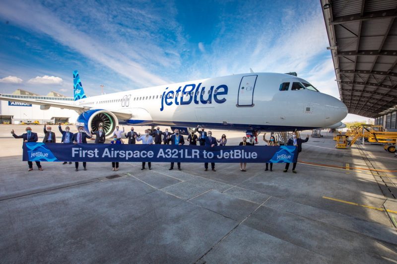 Handover of the first A321LR to JetBlue (Photo: Airbus).
