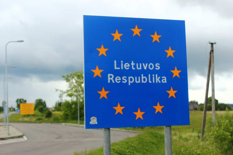 Border with Lithuania (Photo: Unsplash/Lāsma Artmane).