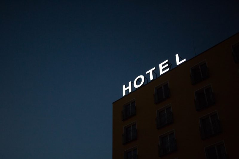 Hotel (Photo: Unsplash / Marten Bjork).
