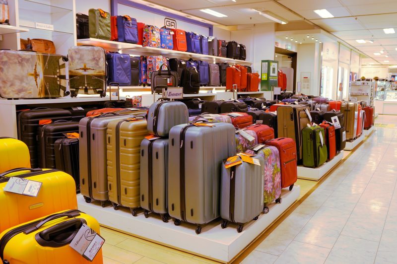 Very few people pack their suitcases (Photo: Pixabay).