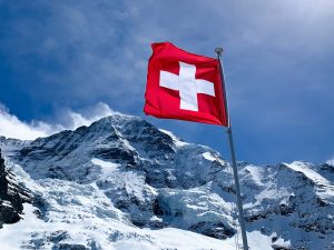 Flag of Switzerland (Photo: Unsplash/Ronnie Schmutz).